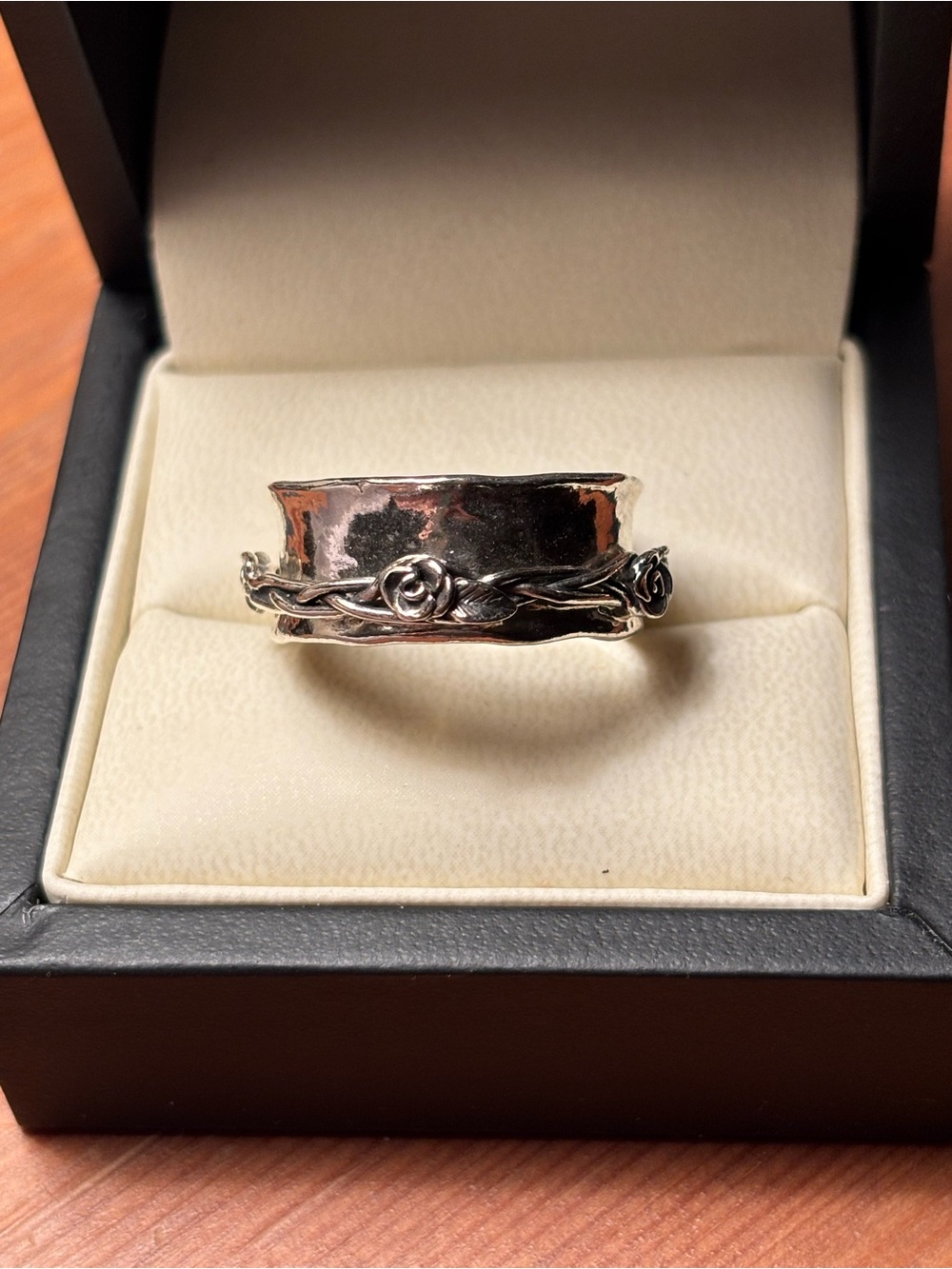 Or Paz Silver Rose Vine Wide Band spinner Ring box not included